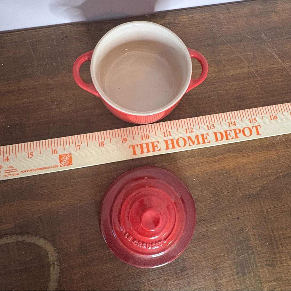 💙Le Creuset Cherry Red Mini Cocotte - Picture 4 of 5